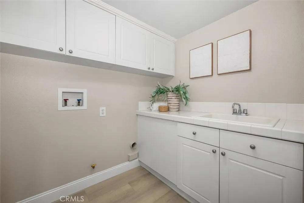 2212 Sea Ridge Signal Hill, CA 90755