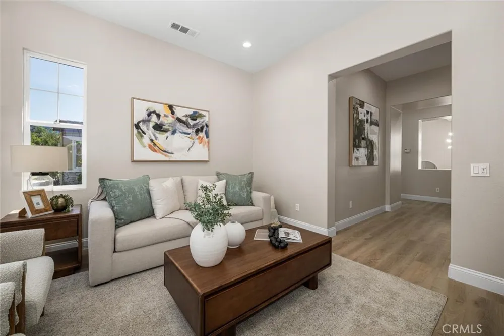 2212 Sea Ridge Signal Hill, CA 90755