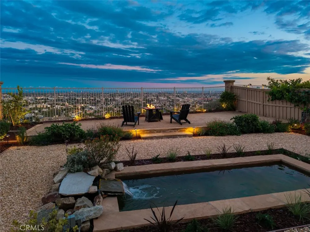 2212 Sea Ridge Signal Hill, CA 90755