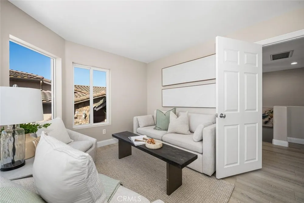 2212 Sea Ridge Signal Hill, CA 90755