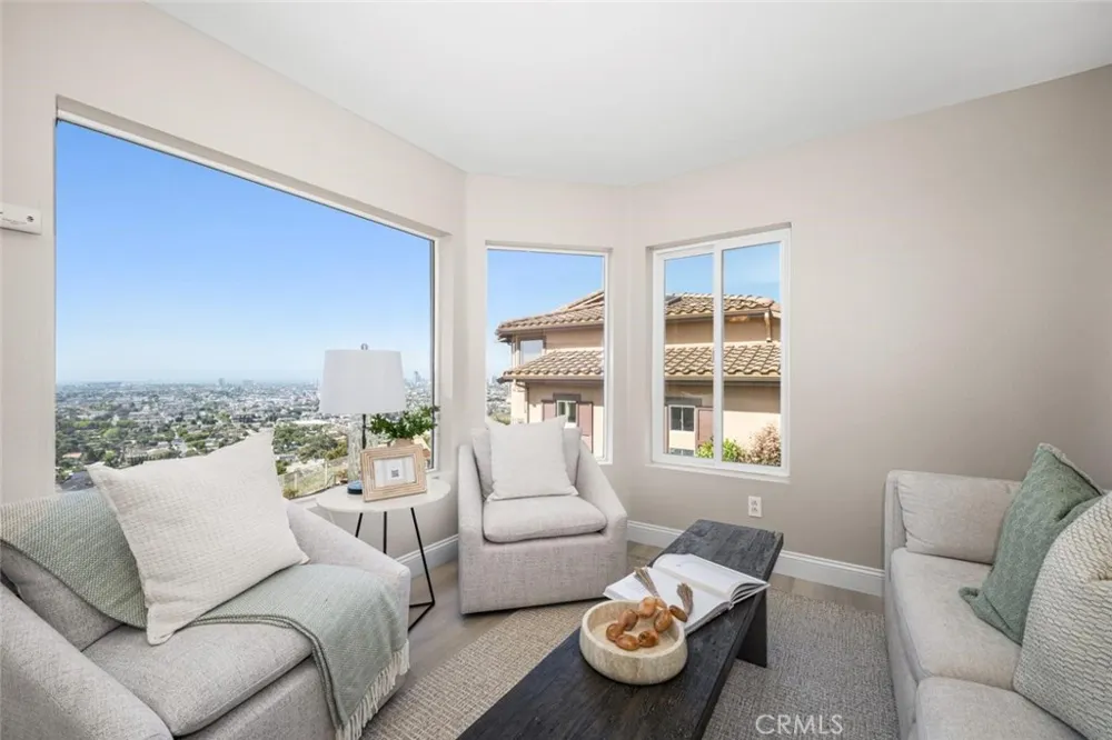 2212 Sea Ridge Signal Hill, CA 90755