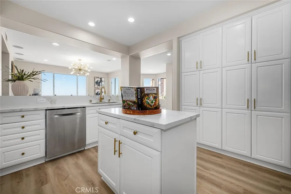 2212 Sea Ridge Signal Hill, CA 90755