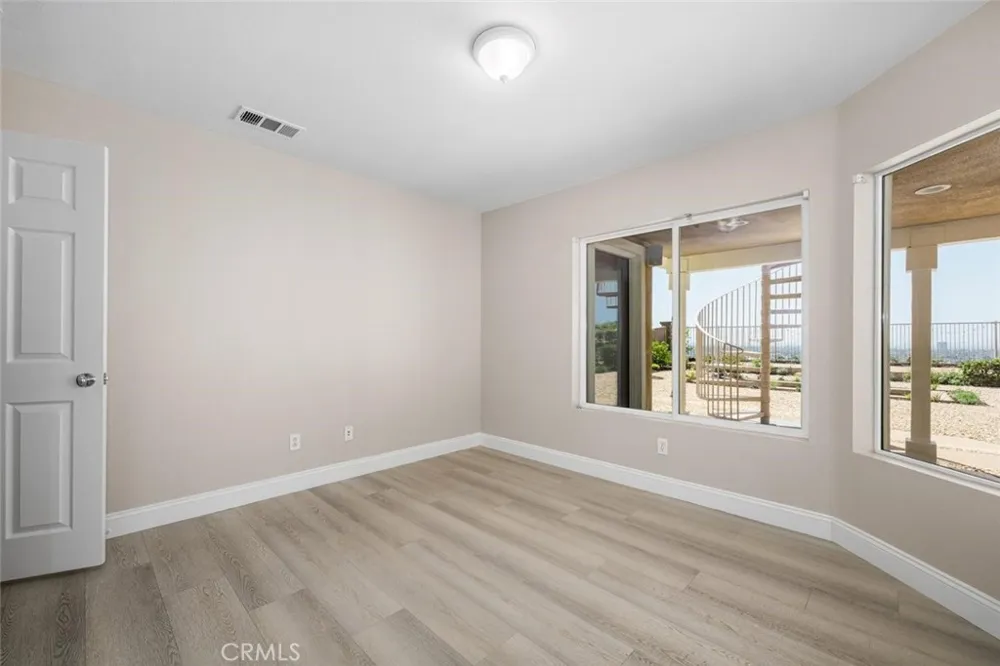 2212 Sea Ridge Signal Hill, CA 90755