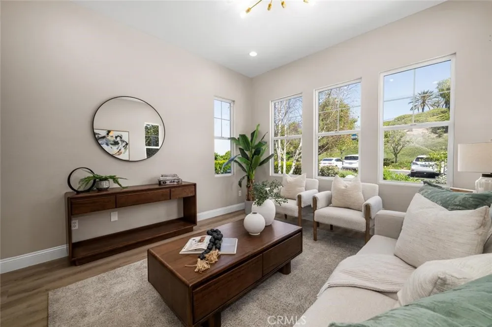 2212 Sea Ridge Signal Hill, CA 90755