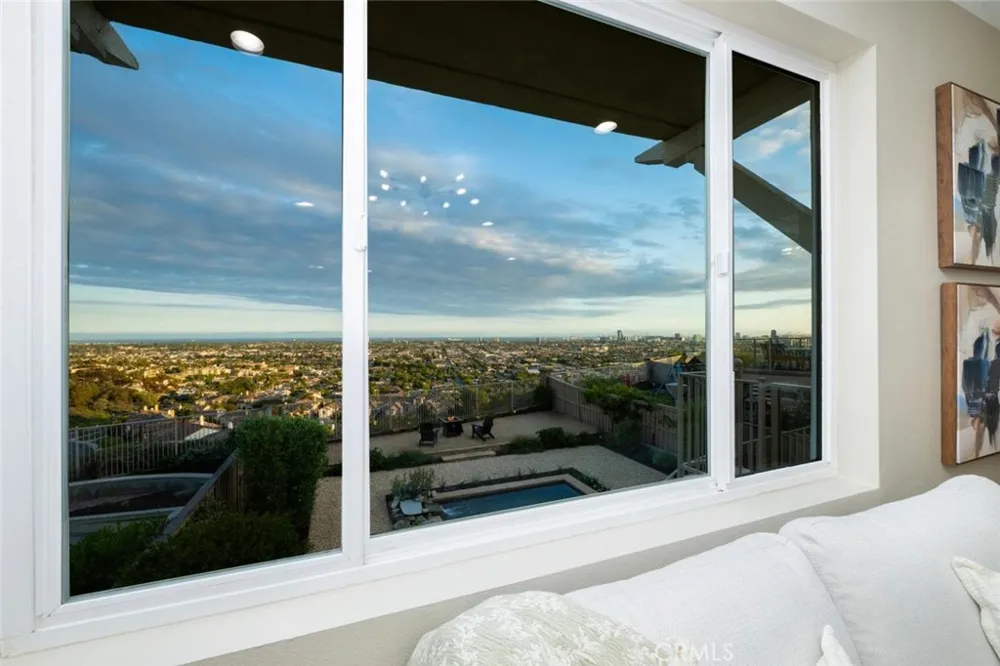 2212 Sea Ridge Signal Hill, CA 90755