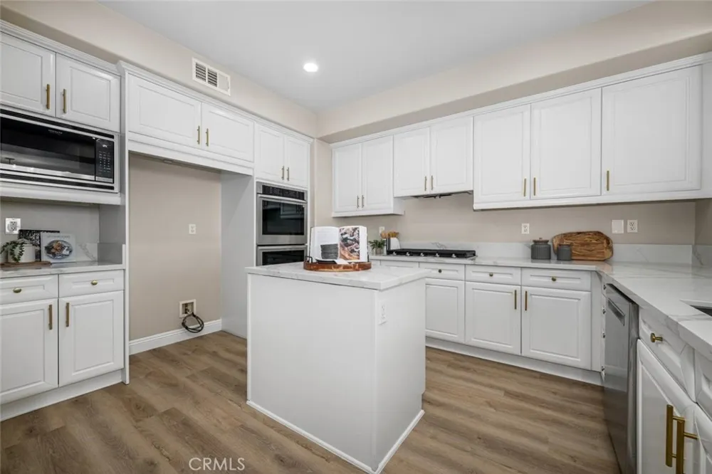 2212 Sea Ridge Signal Hill, CA 90755