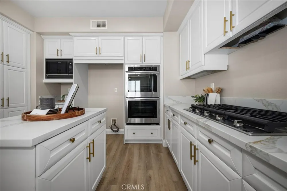 2212 Sea Ridge Signal Hill, CA 90755