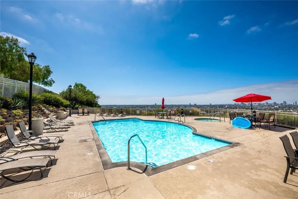 2212 Sea Ridge Signal Hill, CA 90755