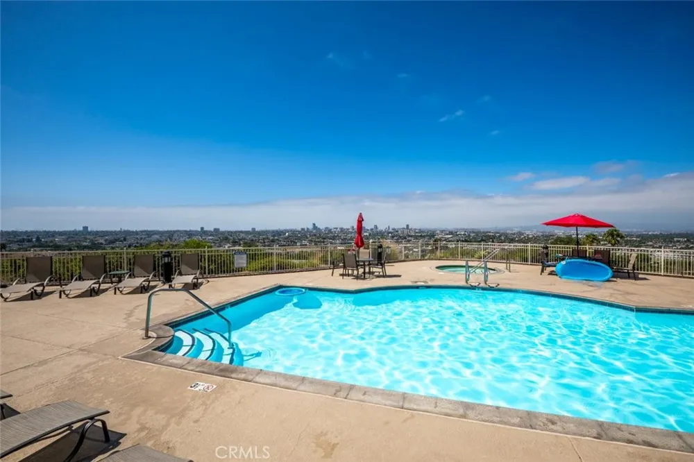 2212 Sea Ridge Signal Hill, CA 90755