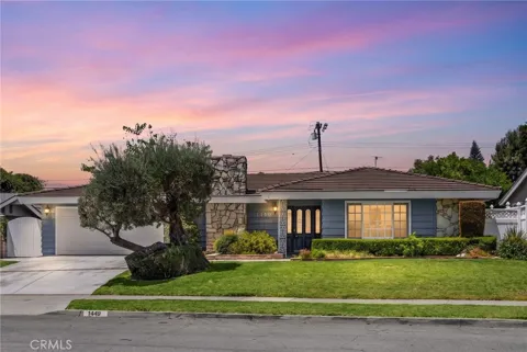 1449 La Canada Drive