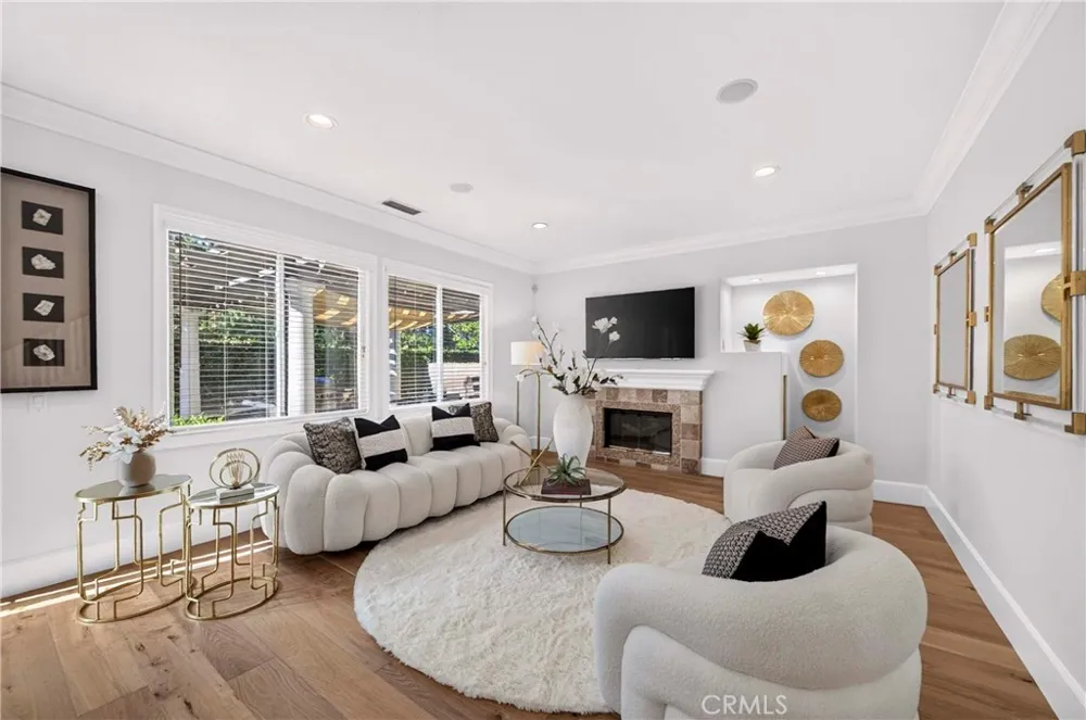 2585 Sunflower Fullerton, CA 92835