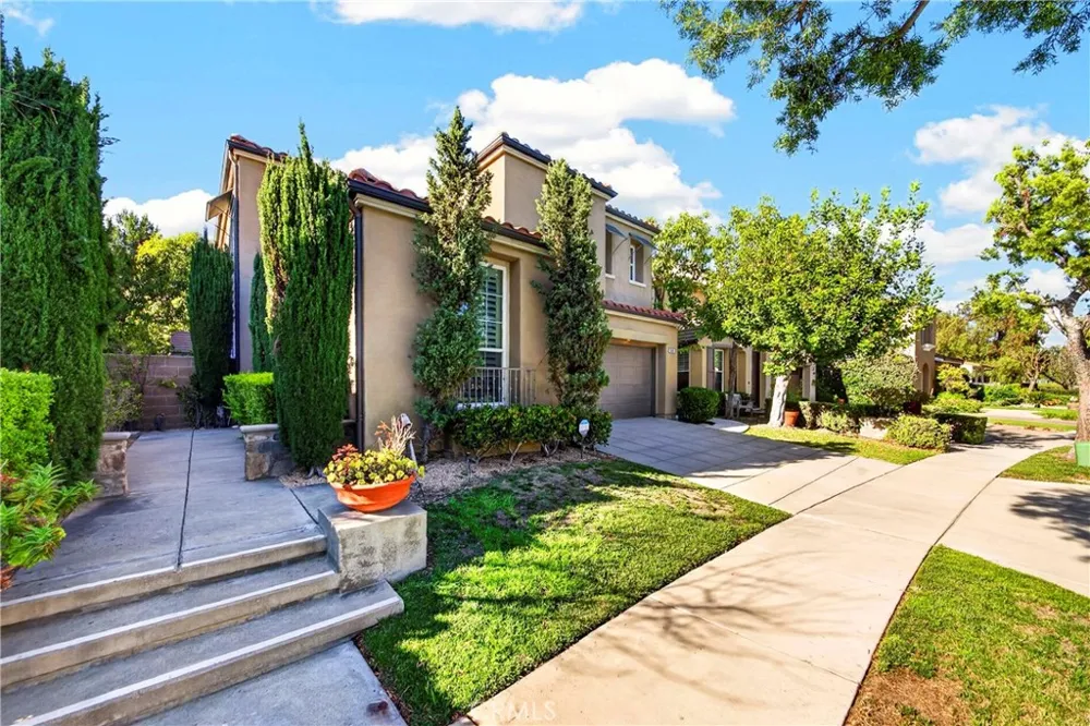 2585 Sunflower Fullerton, CA 92835
