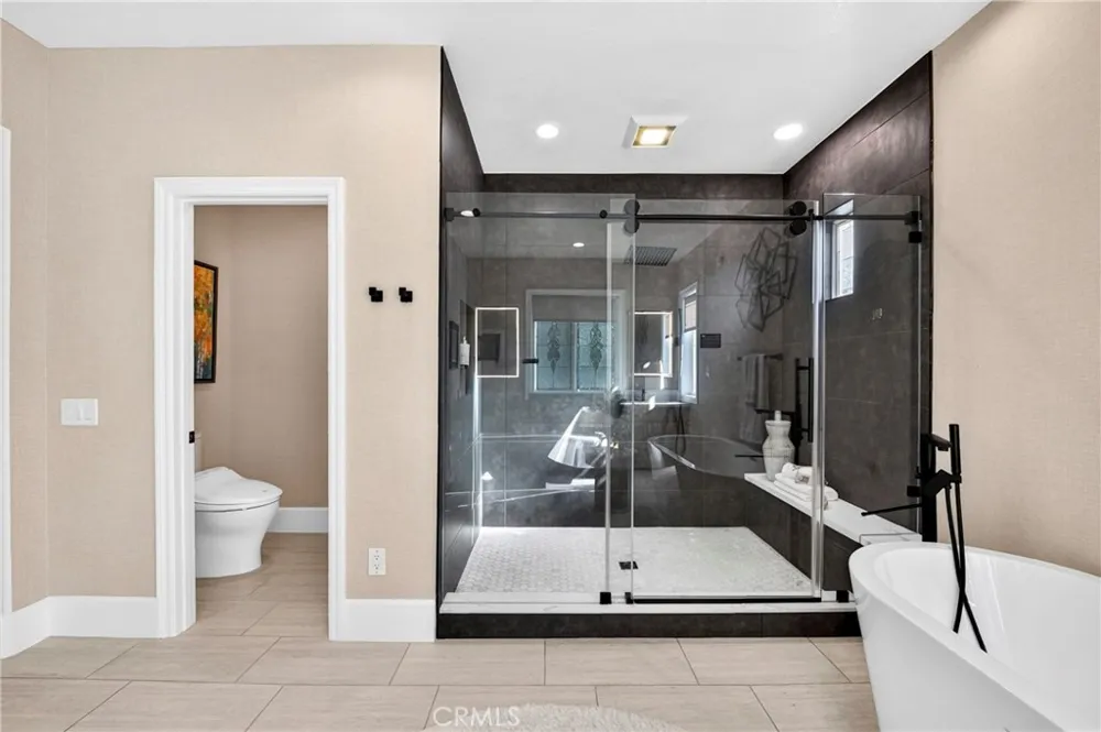 2585 Sunflower Fullerton, CA 92835