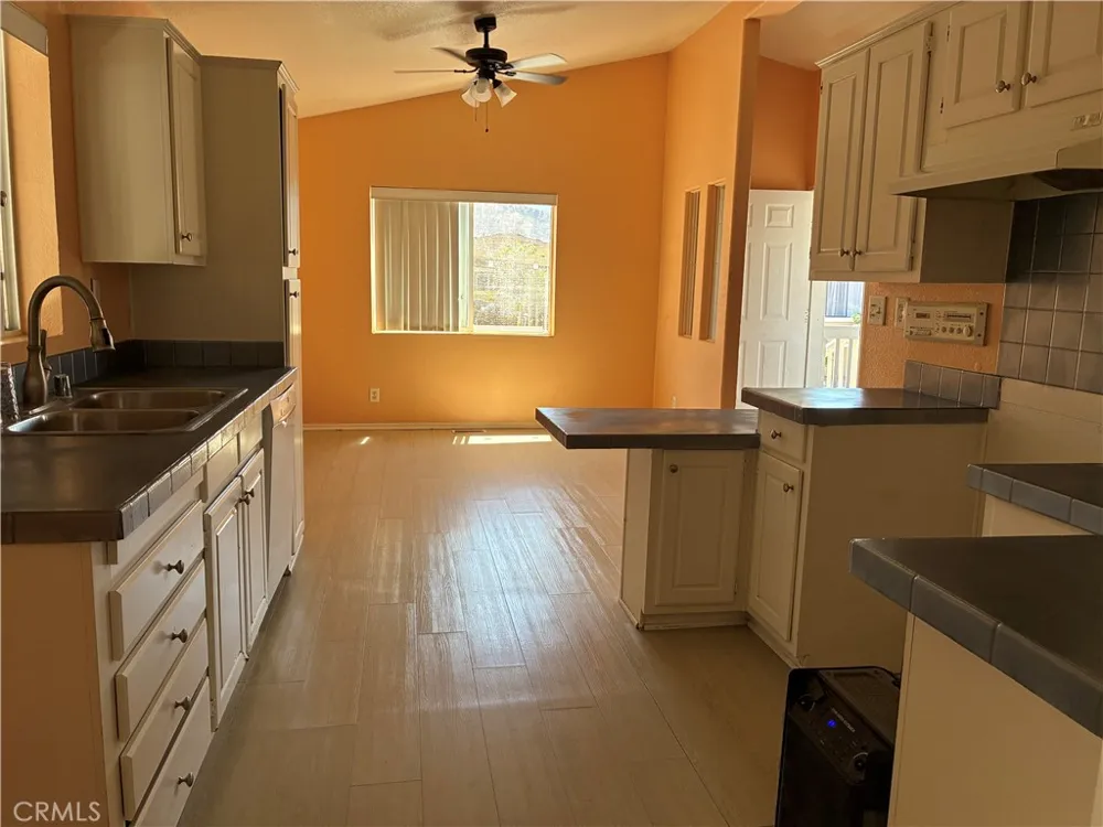 4901 Green River #309 Corona, CA 92878