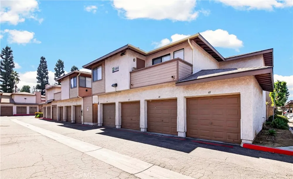 1315 Massachusetts Riverside, CA 92507