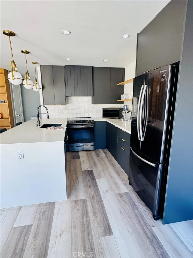 711 Pacific Coast #206 Huntington Beach, CA 92648