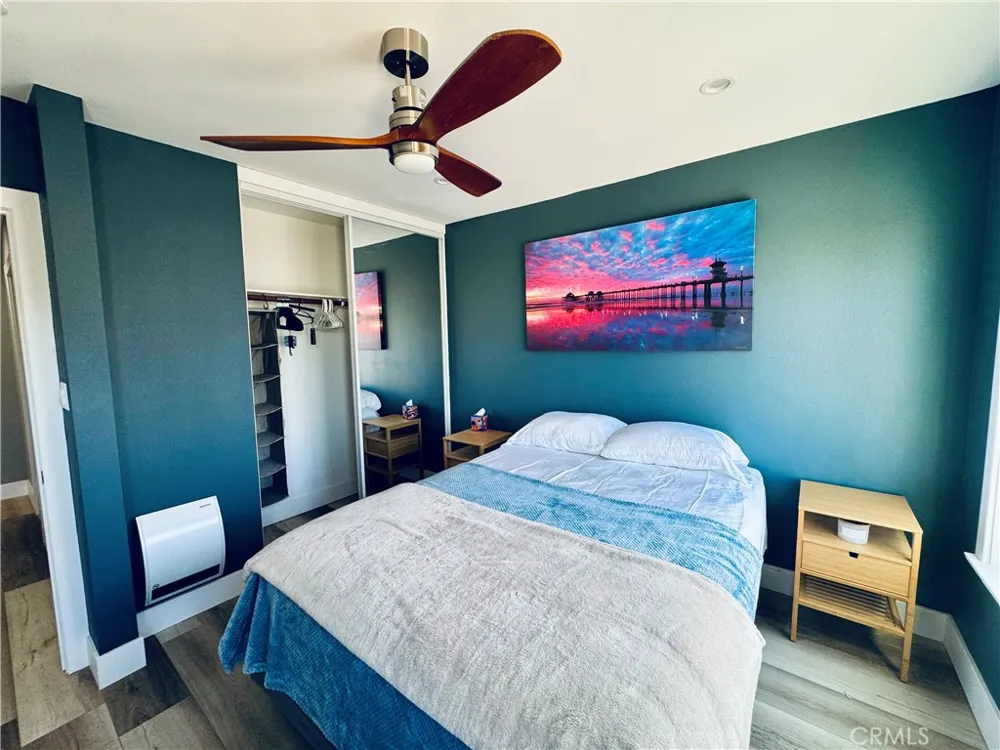 711 Pacific Coast #206 Huntington Beach, CA 92648