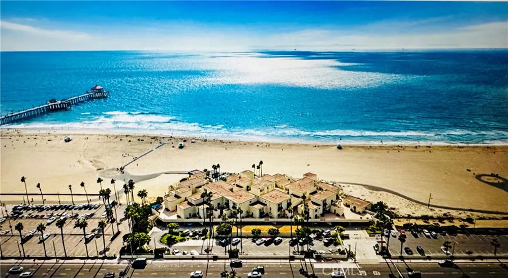 711 Pacific Coast #206 Huntington Beach, CA 92648