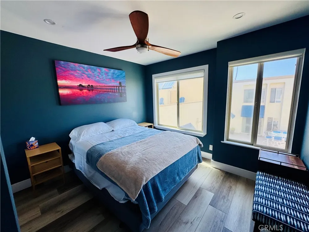 711 Pacific Coast #206 Huntington Beach, CA 92648