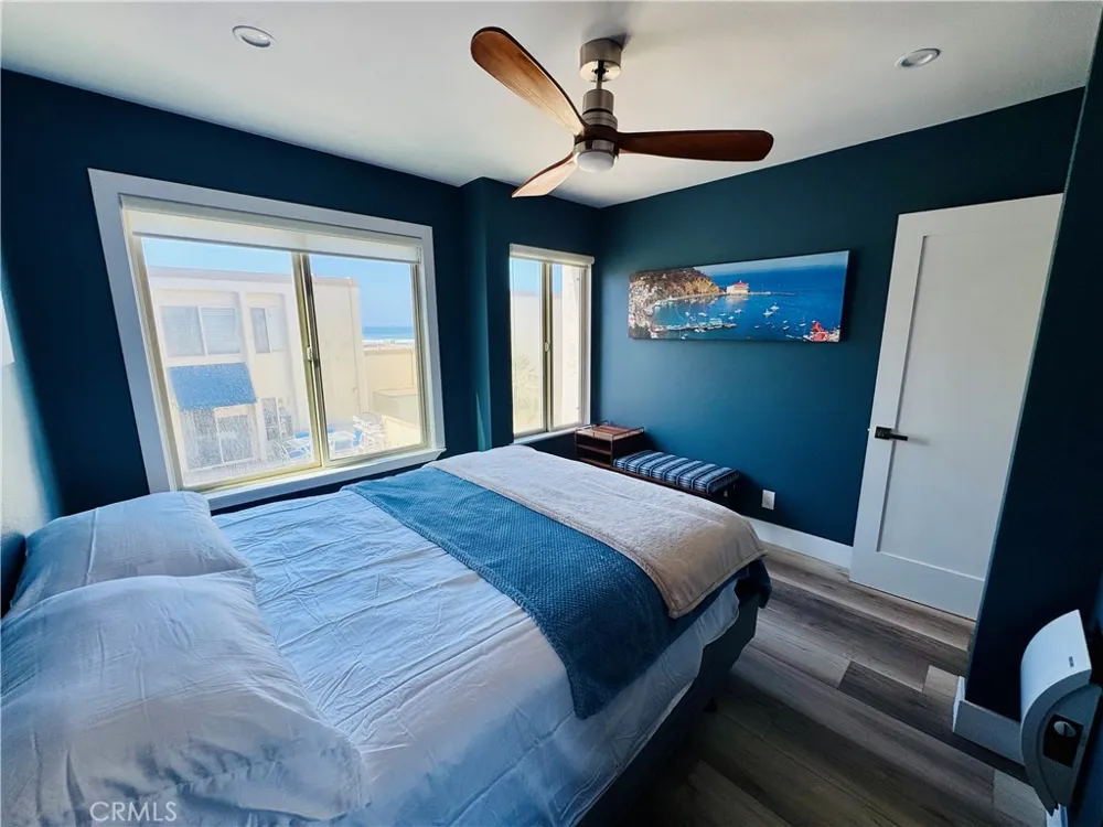 711 Pacific Coast #206 Huntington Beach, CA 92648