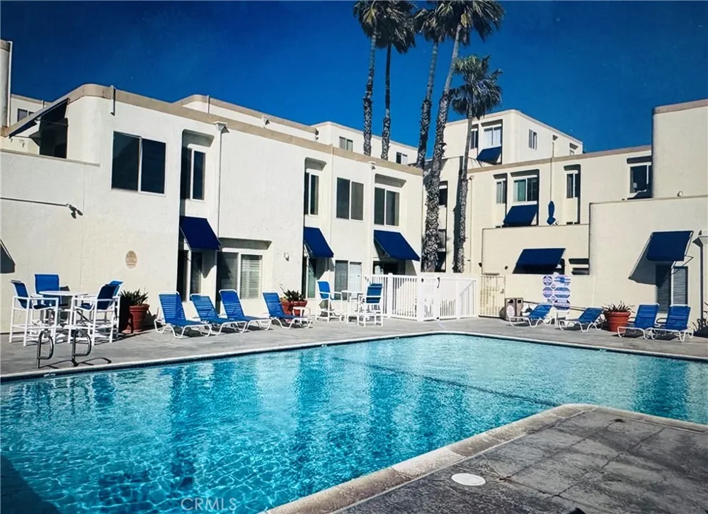 711 Pacific Coast #206 Huntington Beach, CA 92648