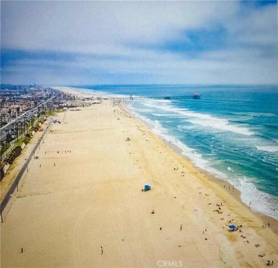 711 Pacific Coast #206 Huntington Beach, CA 92648
