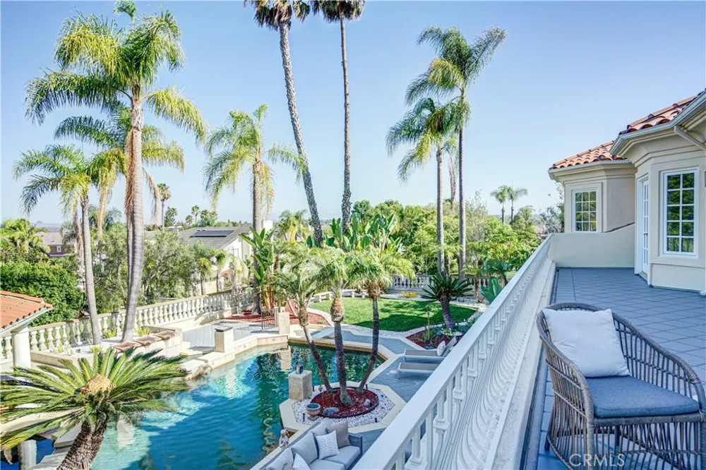 27612 Fargo Laguna Hills, CA 92653