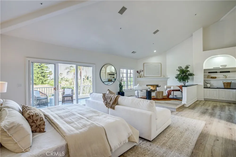 27612 Fargo Laguna Hills, CA 92653