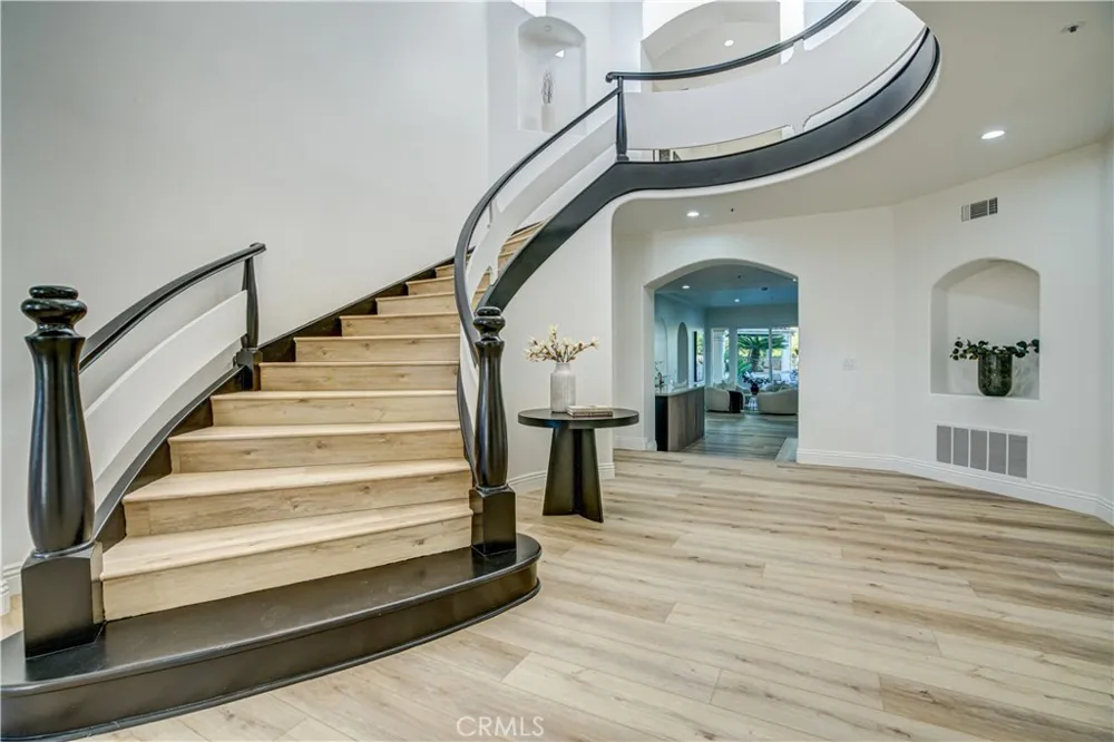 27612 Fargo Laguna Hills, CA 92653
