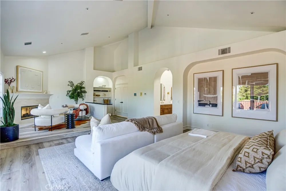 27612 Fargo Laguna Hills, CA 92653