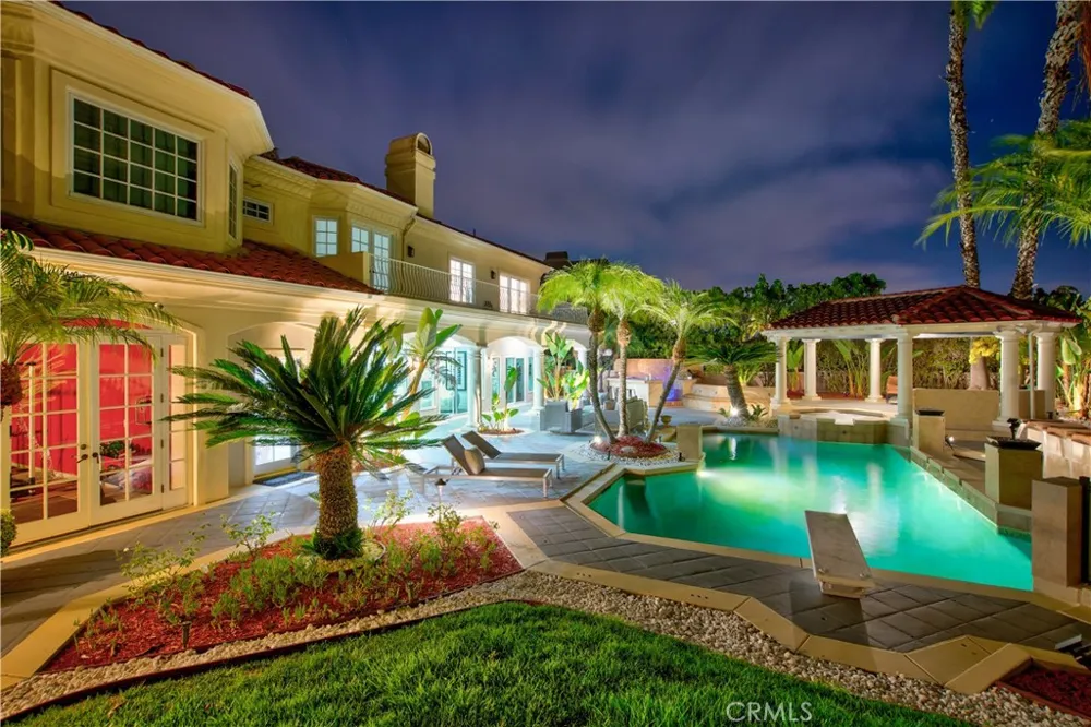 27612 Fargo Laguna Hills, CA 92653