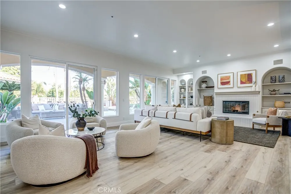27612 Fargo Laguna Hills, CA 92653