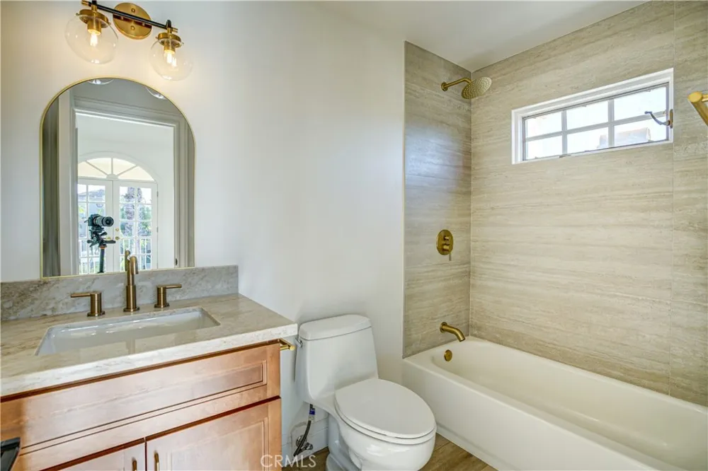 27612 Fargo Laguna Hills, CA 92653