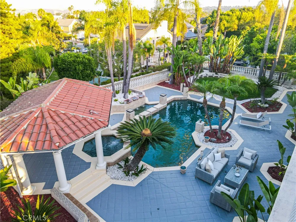 27612 Fargo Laguna Hills, CA 92653