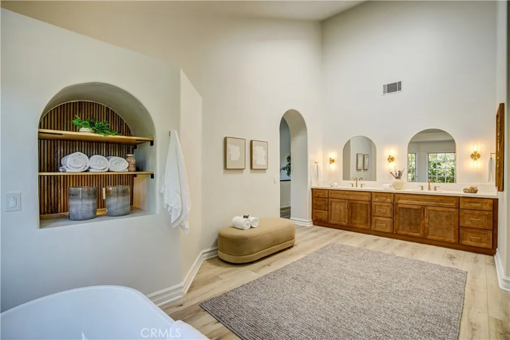 27612 Fargo Laguna Hills, CA 92653
