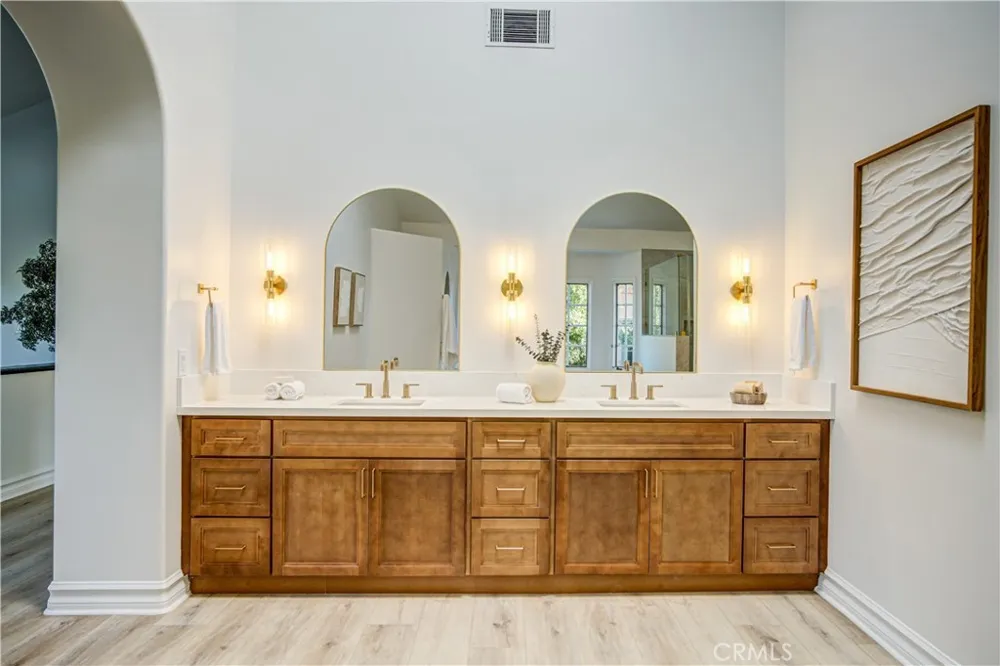 27612 Fargo Laguna Hills, CA 92653