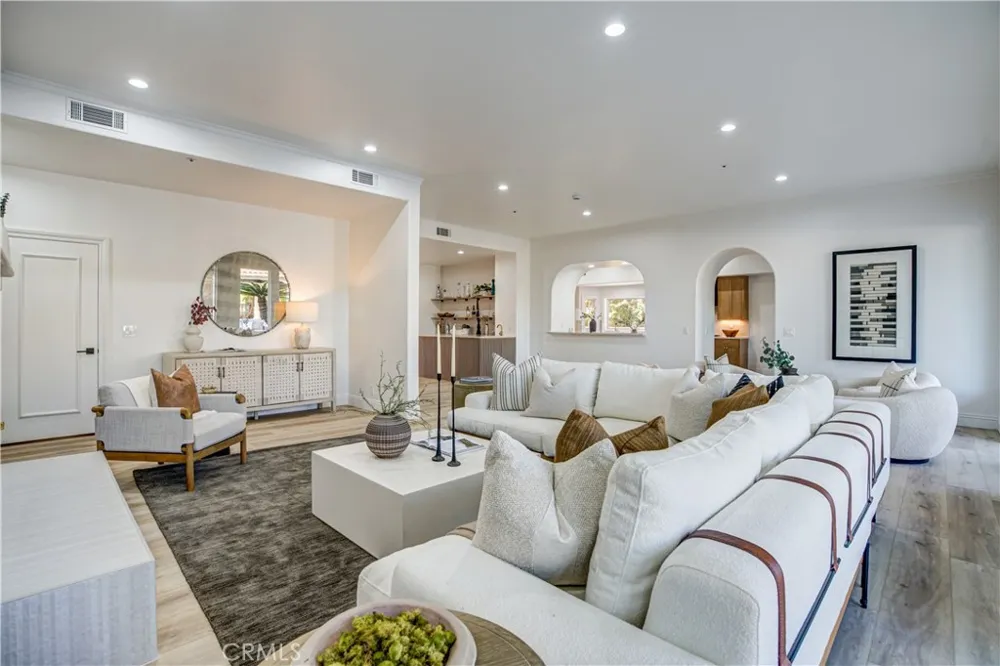 27612 Fargo Laguna Hills, CA 92653