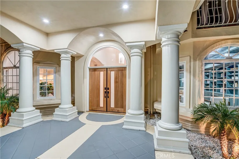 27612 Fargo Laguna Hills, CA 92653