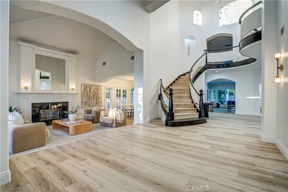 27612 Fargo Laguna Hills, CA 92653