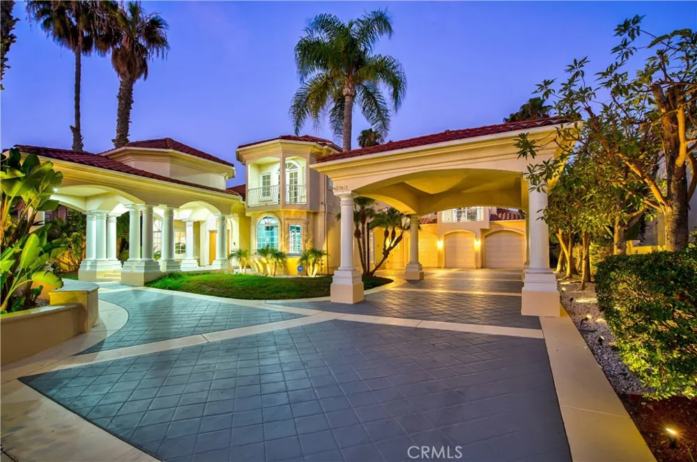 27612 Fargo Laguna Hills, CA 92653