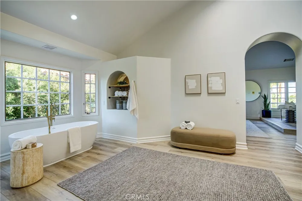 27612 Fargo Laguna Hills, CA 92653