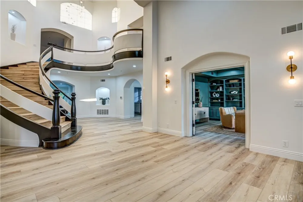 27612 Fargo Laguna Hills, CA 92653