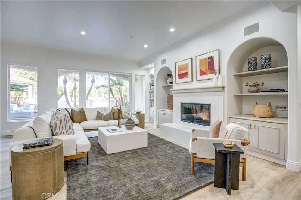 27612 Fargo Laguna Hills, CA 92653