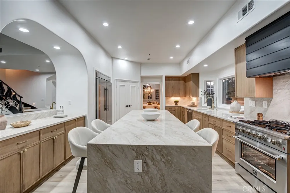 27612 Fargo Laguna Hills, CA 92653