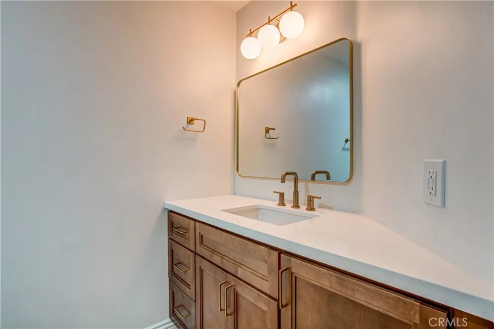 27612 Fargo Laguna Hills, CA 92653