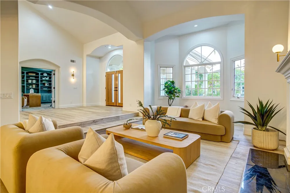 27612 Fargo Laguna Hills, CA 92653