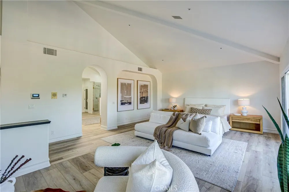 27612 Fargo Laguna Hills, CA 92653