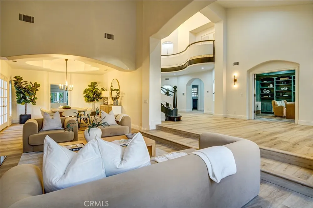 27612 Fargo Laguna Hills, CA 92653