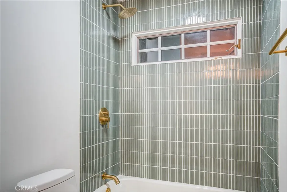 27612 Fargo Laguna Hills, CA 92653