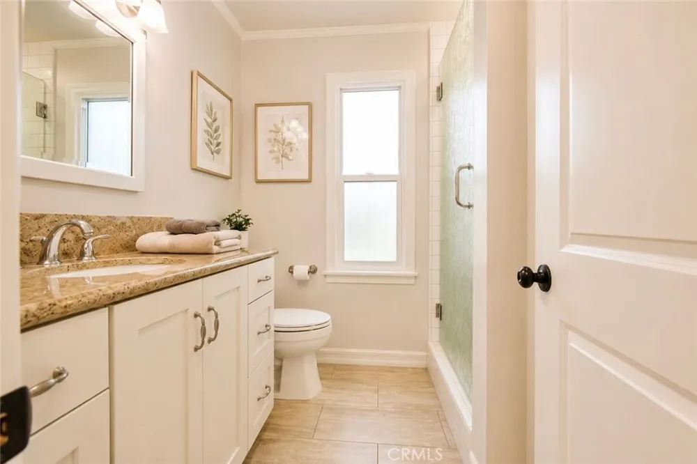 4556 Guava Seal Beach, CA 90740